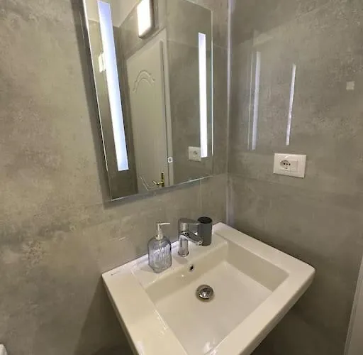 Bejart 4 Apartment